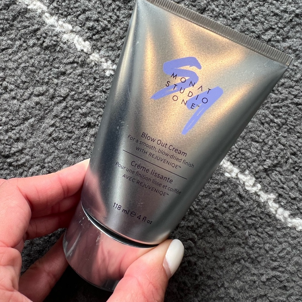 Monat blow out cream